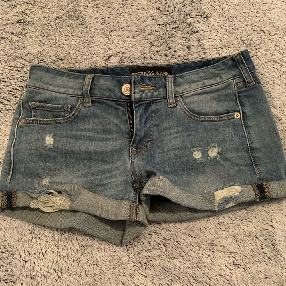 **SOLD** Express distressed Jean shorts